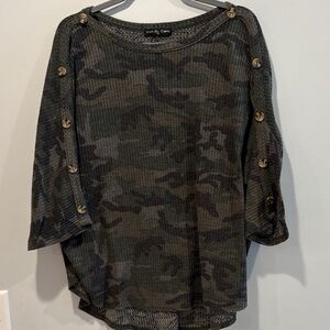 Kim & Cami Green Camouflage Button-Detail Hoodie